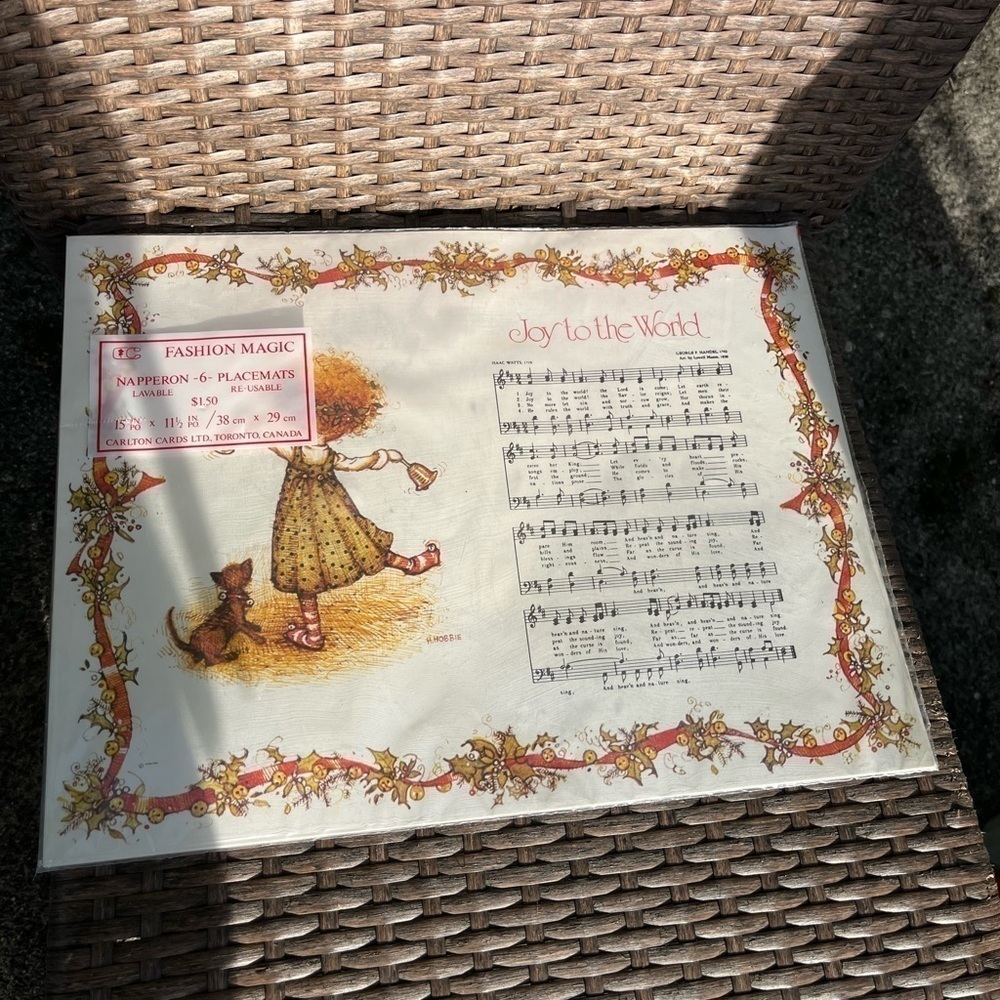 𝅺set of 6 Vintage 1974 Holly Hobbie Christmas Plastic Coated Placemats NOS Joy